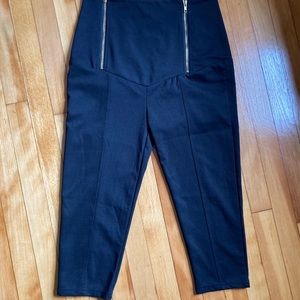 Connection 28 black stretch capris size M new!